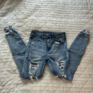 American Eagle Ripped Super High Rise Jegging 6 LONG!!